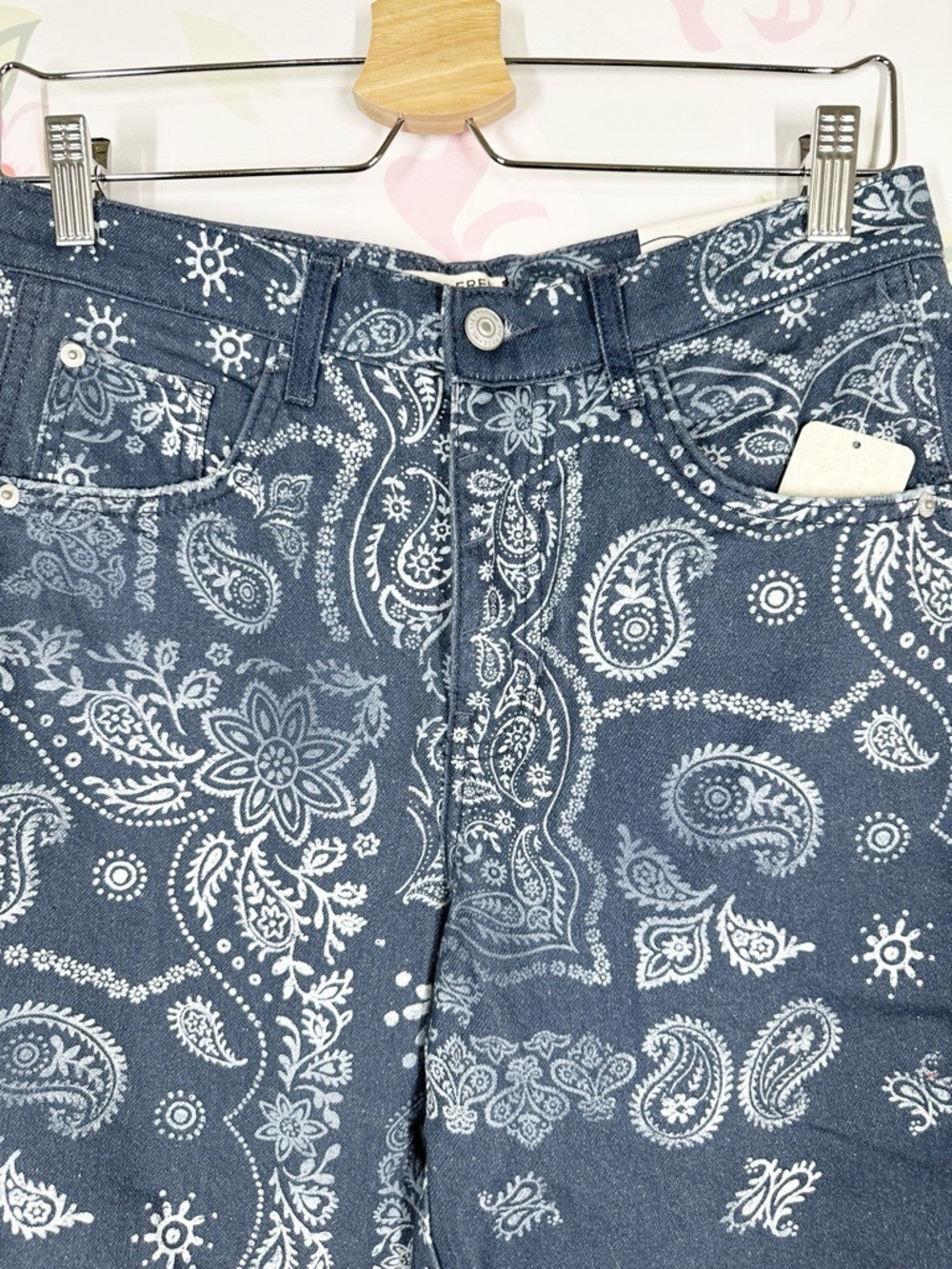 NEW Free People We The Free Good Luck Printed Navy Bandana Barrel Jeans 27 - Picture 6 of 14